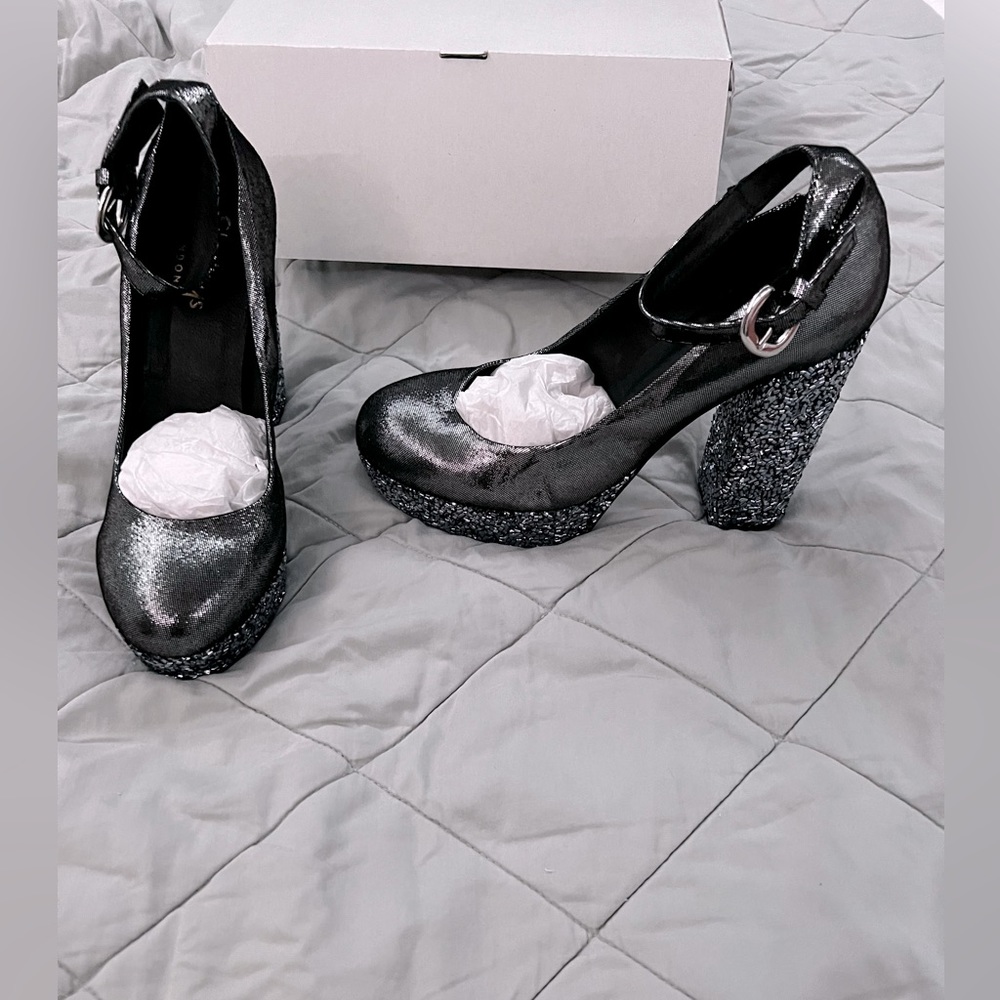 Shelly’s London, Size 39, Sequin Dress Shoes, New in box.